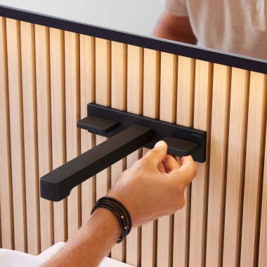 Geberit ONE Black taps are in vogue (© Geberit)