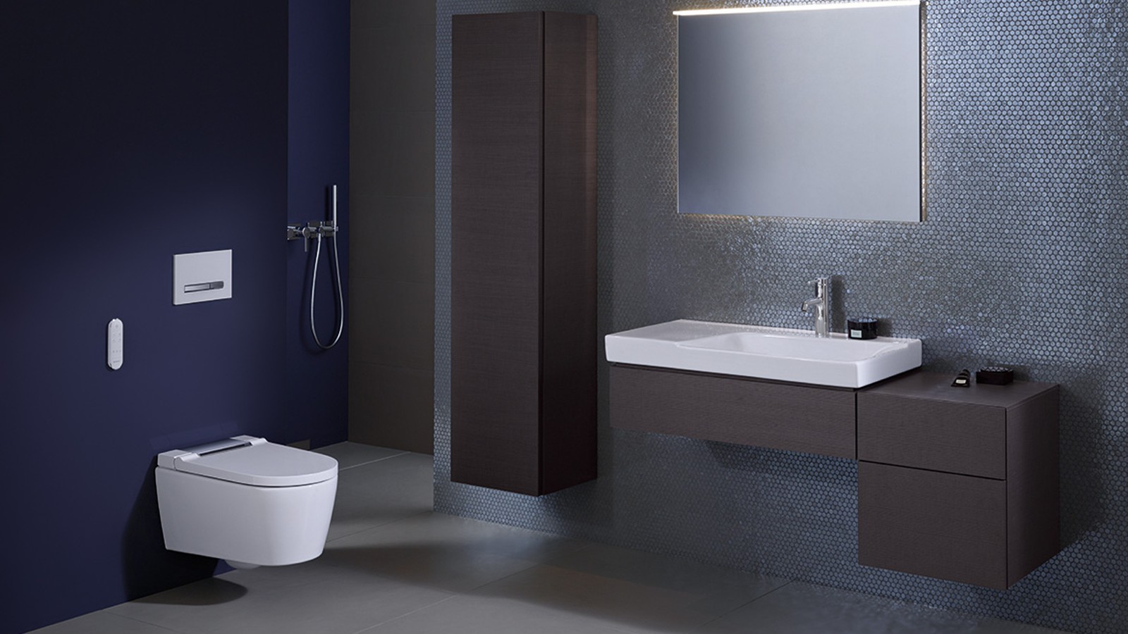 Geberit Smyle bathroom series with Geberit AquaClean Sela